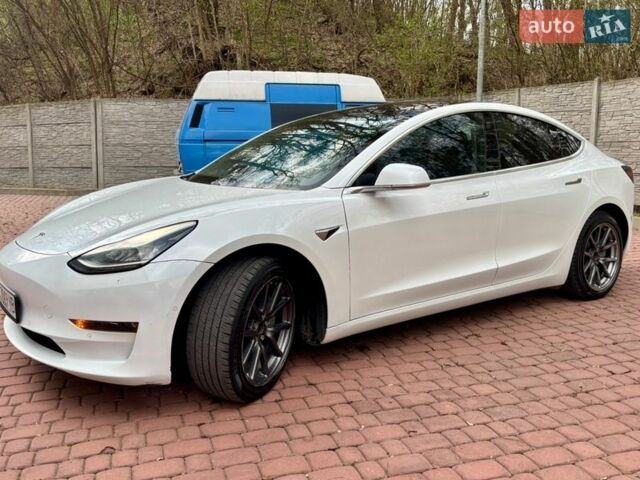 Білий Тесла Модель 3, об'ємом двигуна 0 л та пробігом 108 тис. км за 16400 $, фото 2 на Automoto.ua