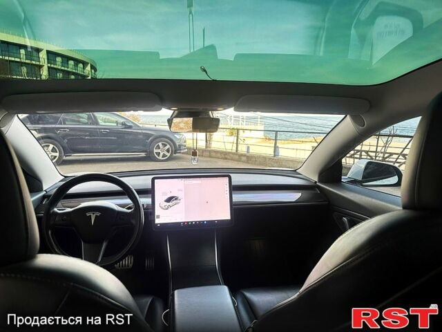 Білий Тесла Модель 3, об'ємом двигуна 0.28 л та пробігом 139 тис. км за 18600 $, фото 10 на Automoto.ua