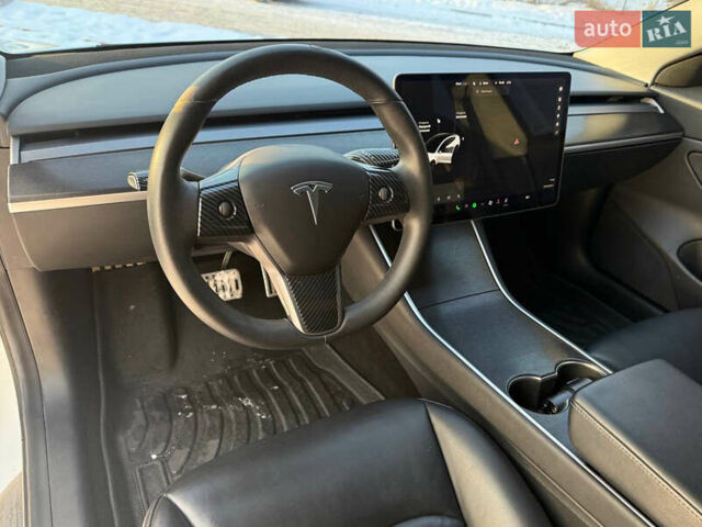 Белый Тесла Модель 3, объемом двигателя 0 л и пробегом 190 тыс. км за 15950 $, фото 27 на Automoto.ua