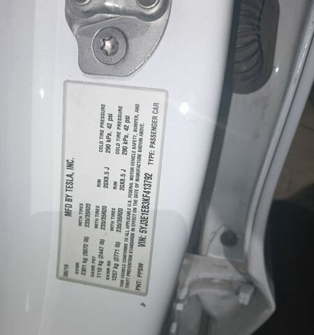 Белый Тесла Модель 3, объемом двигателя 0 л и пробегом 92 тыс. км за 16900 $, фото 16 на Automoto.ua