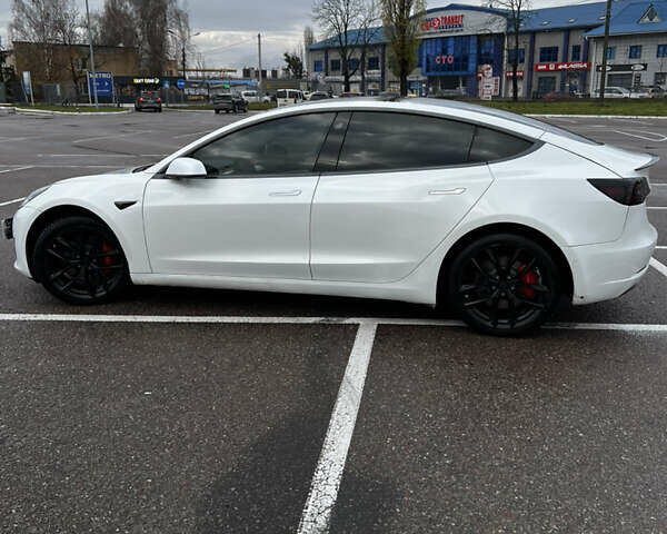 Білий Тесла Модель 3, об'ємом двигуна 0 л та пробігом 139 тис. км за 18900 $, фото 1 на Automoto.ua