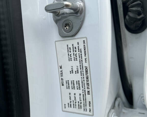 Белый Тесла Модель 3, объемом двигателя 0 л и пробегом 92 тыс. км за 20700 $, фото 15 на Automoto.ua