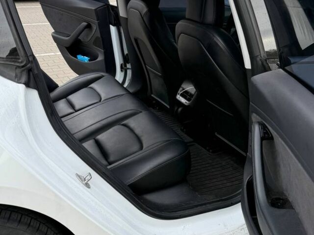 Белый Тесла Модель 3, объемом двигателя 0 л и пробегом 85 тыс. км за 14500 $, фото 7 на Automoto.ua