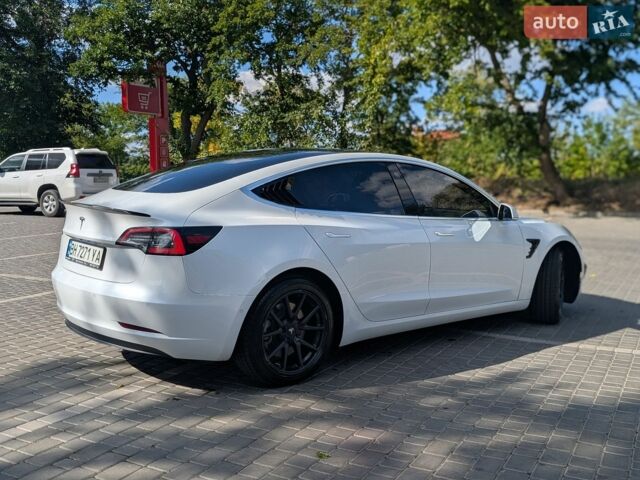 Белый Тесла Модель 3, объемом двигателя 0 л и пробегом 93 тыс. км за 15200 $, фото 6 на Automoto.ua