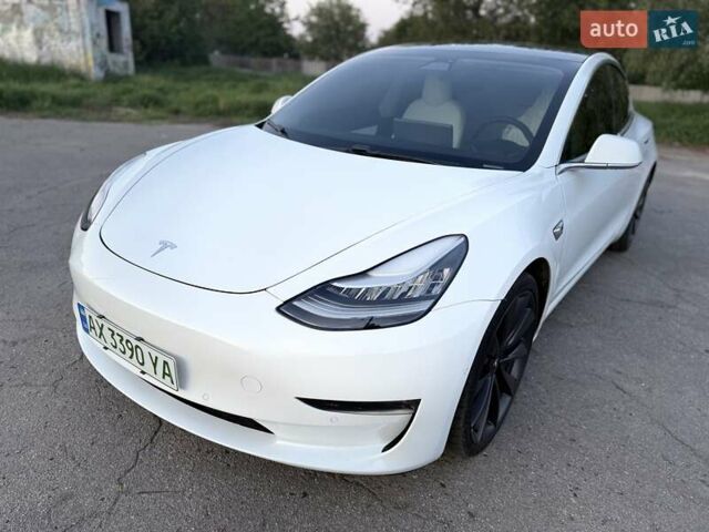 Белый Тесла Модель 3, объемом двигателя 0 л и пробегом 57 тыс. км за 21000 $, фото 31 на Automoto.ua