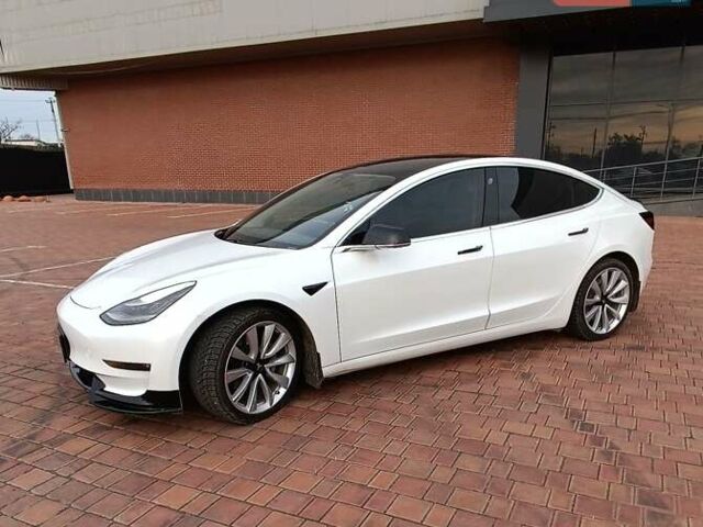 Белый Тесла Модель 3, объемом двигателя 0 л и пробегом 143 тыс. км за 16000 $, фото 7 на Automoto.ua