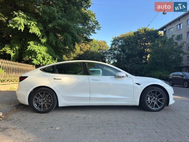 Белый Тесла Модель 3, объемом двигателя 0 л и пробегом 152 тыс. км за 17500 $, фото 7 на Automoto.ua