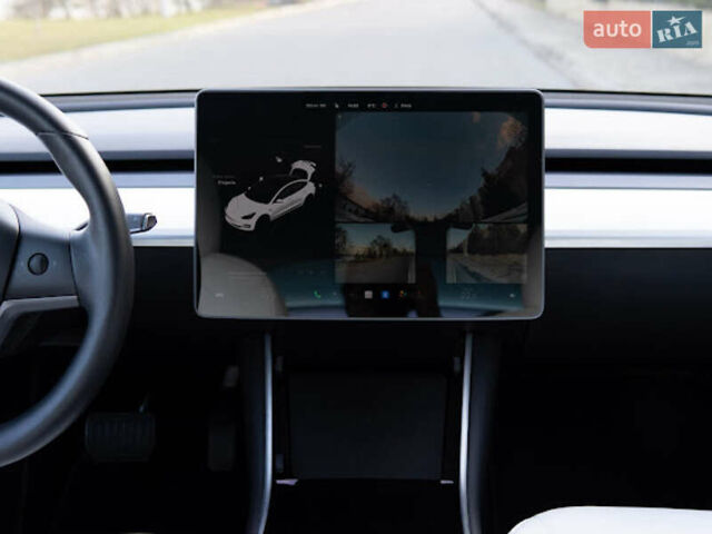 Тесла Модель 3 2019 в Львове на Automoto.ua Белый Тесла Модель 3, объемом двигателя 0 л и пробегом 80 тыс. км за 19900 $, фото 16 на Automoto.ua