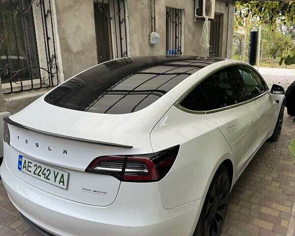 Тесла Модель 3 2019 у Дніпро (Дніпропетровську) на Automoto.ua Білий Тесла Модель 3, об'ємом двигуна 0 л та пробігом 164 тис. км за 20500 $, фото 2 на Automoto.ua