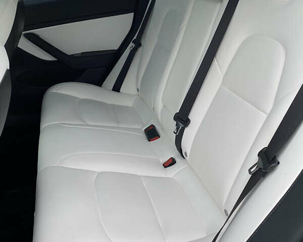 Белый Тесла Модель 3, объемом двигателя 0 л и пробегом 110 тыс. км за 17600 $, фото 22 на Automoto.ua