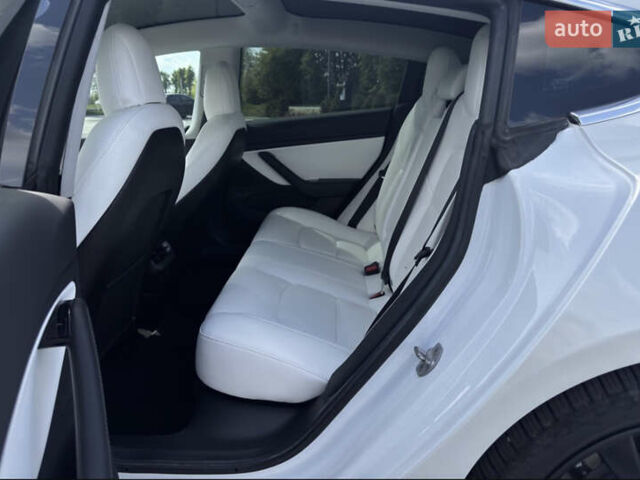 Белый Тесла Модель 3, объемом двигателя 0 л и пробегом 155 тыс. км за 18500 $, фото 13 на Automoto.ua