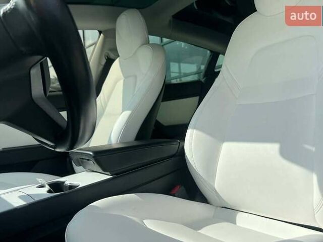 Білий Тесла Модель 3, об'ємом двигуна 0 л та пробігом 89 тис. км за 16900 $, фото 8 на Automoto.ua