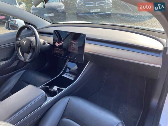 Белый Тесла Модель 3, объемом двигателя 0 л и пробегом 177 тыс. км за 17500 $, фото 8 на Automoto.ua