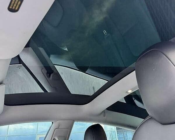 Білий Тесла Модель 3, об'ємом двигуна 0 л та пробігом 64 тис. км за 17350 $, фото 6 на Automoto.ua