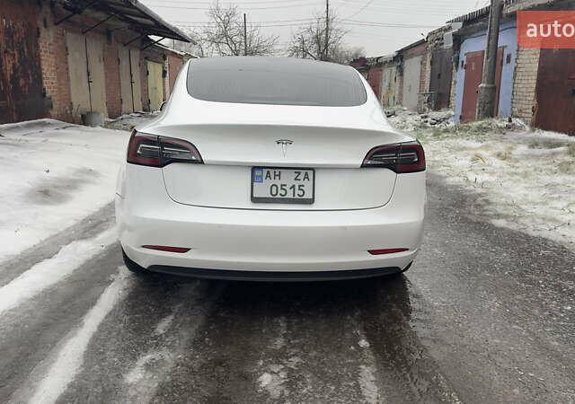 Белый Тесла Модель 3, объемом двигателя 0 л и пробегом 96 тыс. км за 25200 $, фото 8 на Automoto.ua