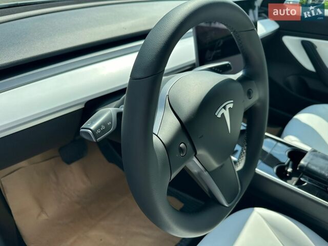 Білий Тесла Модель 3, об'ємом двигуна 0 л та пробігом 108 тис. км за 17500 $, фото 31 на Automoto.ua