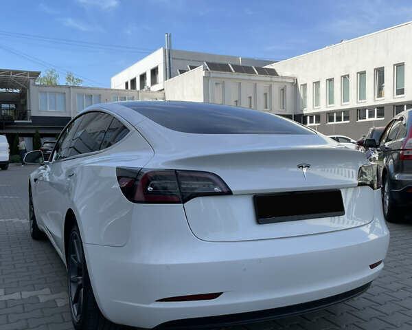 Білий Тесла Модель 3, об'ємом двигуна 0 л та пробігом 58 тис. км за 16500 $, фото 6 на Automoto.ua