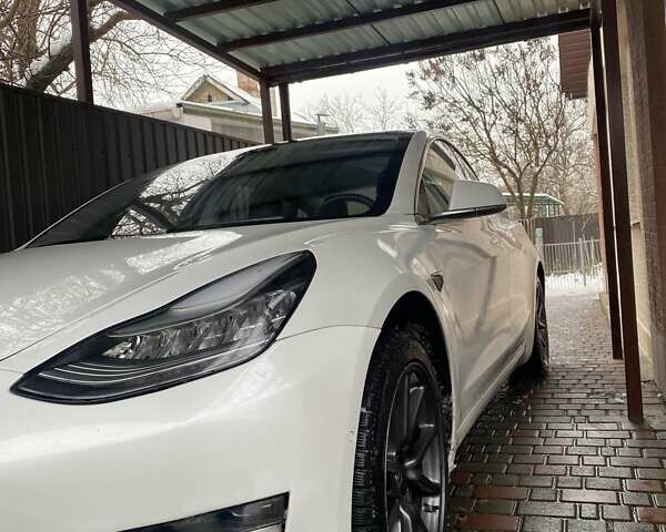 Білий Тесла Модель 3, об'ємом двигуна 0 л та пробігом 95 тис. км за 14999 $, фото 3 на Automoto.ua