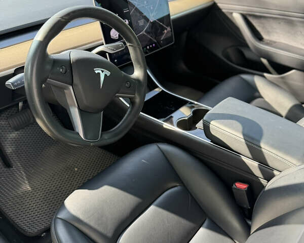 Белый Тесла Модель 3, объемом двигателя 0 л и пробегом 101 тыс. км за 14600 $, фото 52 на Automoto.ua