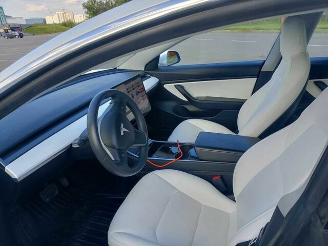 Білий Тесла Модель 3, об'ємом двигуна 0 л та пробігом 122 тис. км за 16500 $, фото 8 на Automoto.ua
