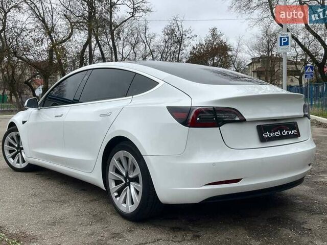 Белый Тесла Модель 3, объемом двигателя 0 л и пробегом 131 тыс. км за 21300 $, фото 6 на Automoto.ua