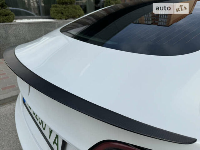 Білий Тесла Модель 3, об'ємом двигуна 0 л та пробігом 95 тис. км за 19999 $, фото 20 на Automoto.ua