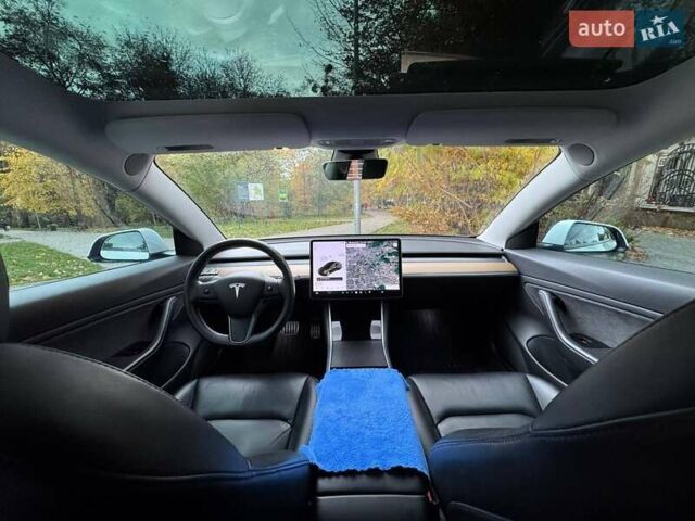 Білий Тесла Модель 3, об'ємом двигуна 0 л та пробігом 105 тис. км за 22250 $, фото 2 на Automoto.ua