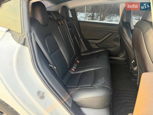 Белый Тесла Модель 3, объемом двигателя 0 л и пробегом 190 тыс. км за 15950 $, фото 37 на Automoto.ua