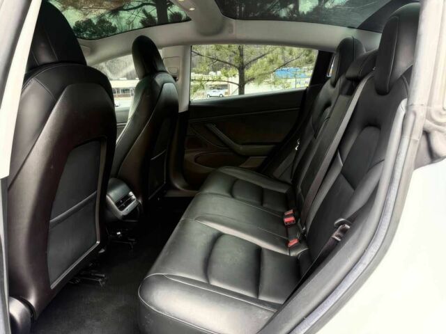 Белый Тесла Модель 3, объемом двигателя 0 л и пробегом 53 тыс. км за 12700 $, фото 12 на Automoto.ua