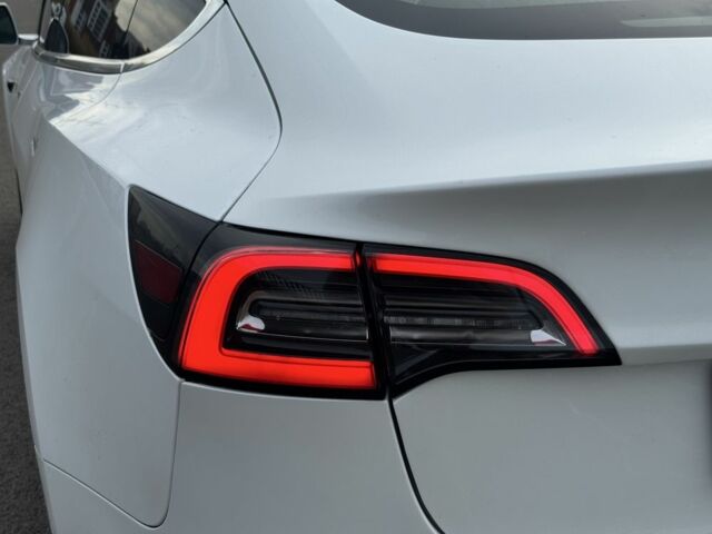 Белый Тесла Модель 3, объемом двигателя 0 л и пробегом 166 тыс. км за 14400 $, фото 16 на Automoto.ua