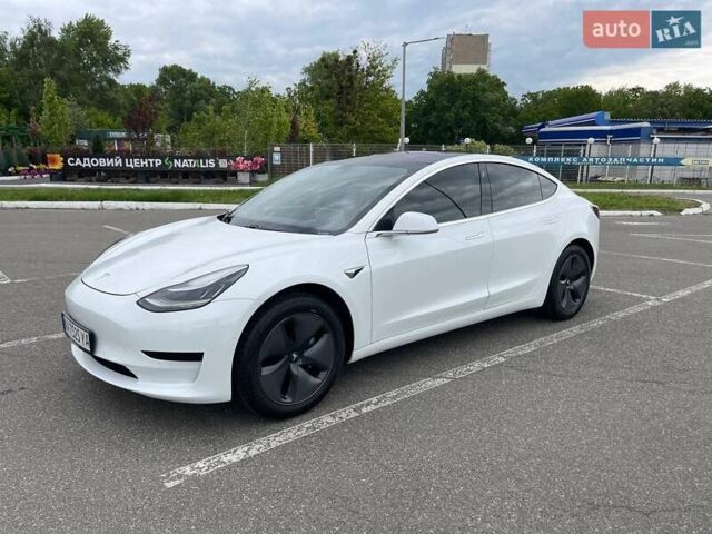 Белый Тесла Модель 3, объемом двигателя 0 л и пробегом 101 тыс. км за 16000 $, фото 2 на Automoto.ua