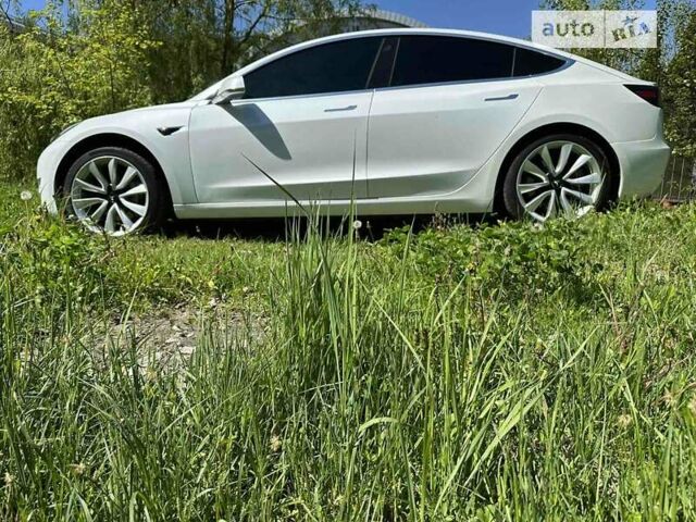 Білий Тесла Модель 3, об'ємом двигуна 0 л та пробігом 82 тис. км за 26200 $, фото 5 на Automoto.ua