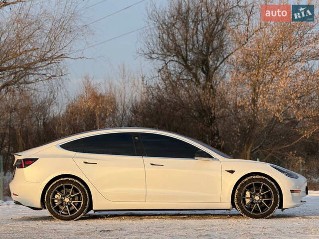 Белый Тесла Модель 3, объемом двигателя 0 л и пробегом 190 тыс. км за 15950 $, фото 9 на Automoto.ua