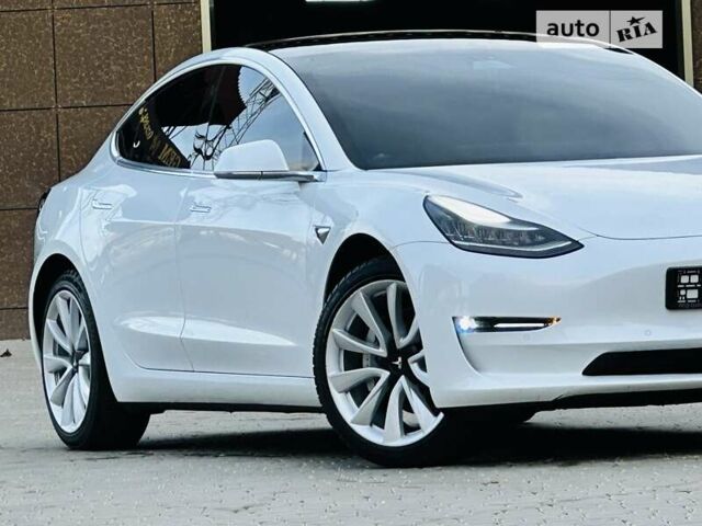 Білий Тесла Модель 3, об'ємом двигуна 0 л та пробігом 17 тис. км за 28200 $, фото 18 на Automoto.ua