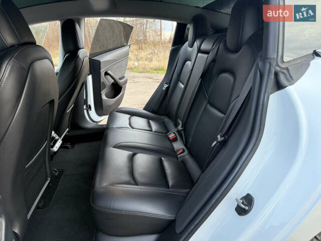 Белый Тесла Модель 3, объемом двигателя 0 л и пробегом 139 тыс. км за 17750 $, фото 43 на Automoto.ua