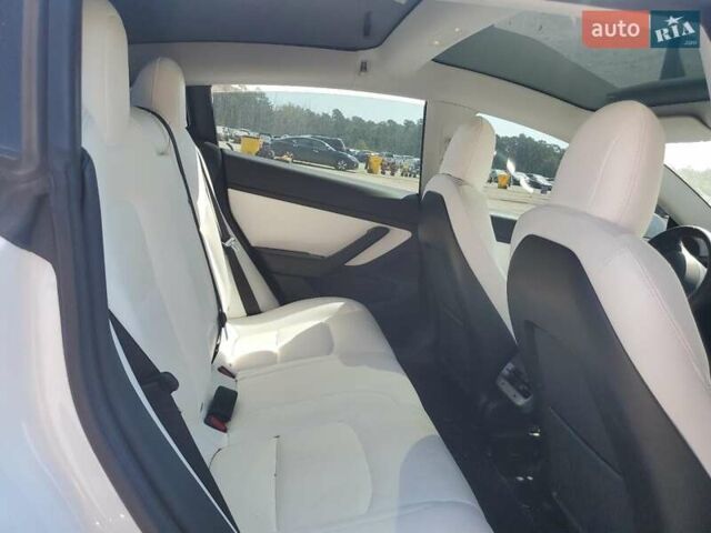 Белый Тесла Модель 3, объемом двигателя 0 л и пробегом 140 тыс. км за 6900 $, фото 9 на Automoto.ua