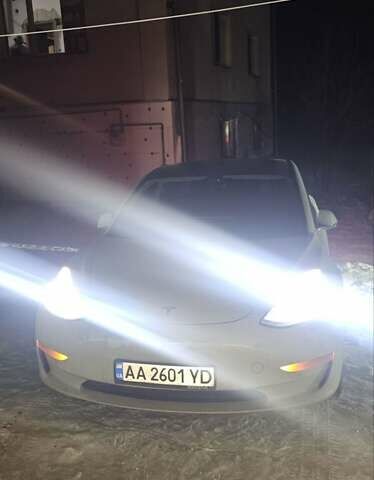 Белый Тесла Модель 3, объемом двигателя 0 л и пробегом 99 тыс. км за 16500 $, фото 1 на Automoto.ua