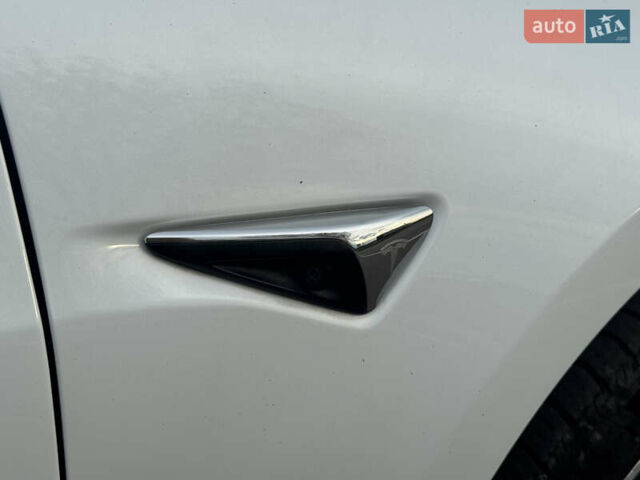 Белый Тесла Модель 3, объемом двигателя 0 л и пробегом 166 тыс. км за 14500 $, фото 7 на Automoto.ua