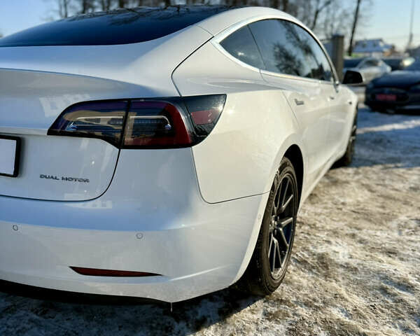 Белый Тесла Модель 3, объемом двигателя 0 л и пробегом 112 тыс. км за 18900 $, фото 10 на Automoto.ua