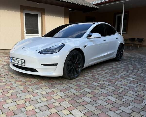Белый Тесла Модель 3, объемом двигателя 0 л и пробегом 143 тыс. км за 18900 $, фото 2 на Automoto.ua