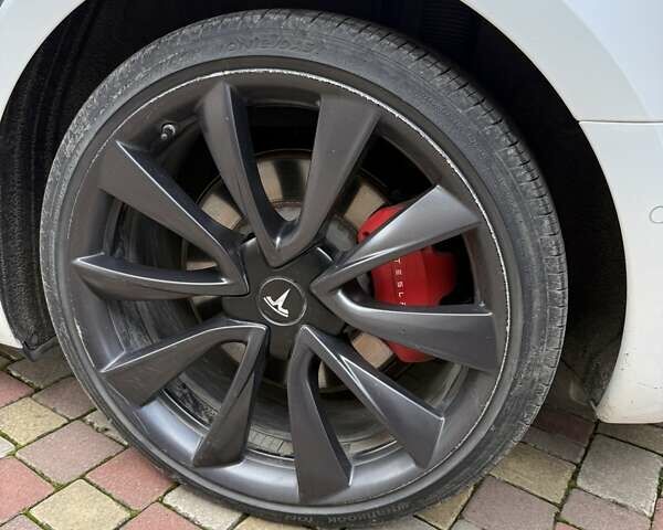 Белый Тесла Модель 3, объемом двигателя 0 л и пробегом 143 тыс. км за 18900 $, фото 32 на Automoto.ua