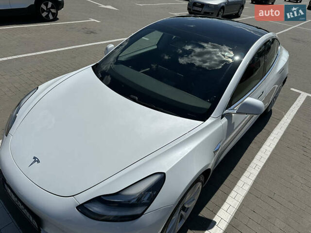 Белый Тесла Модель 3, объемом двигателя 0 л и пробегом 142 тыс. км за 25850 $, фото 12 на Automoto.ua