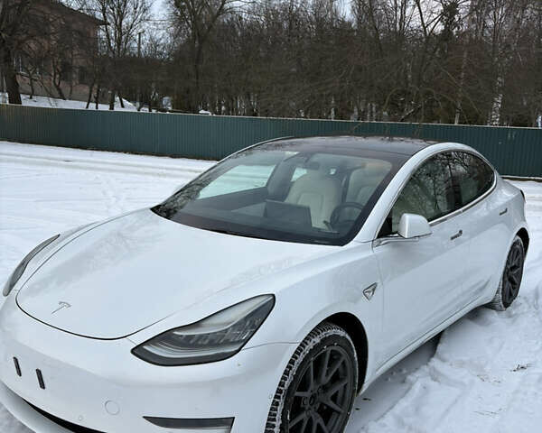 Білий Тесла Модель 3, об'ємом двигуна 0 л та пробігом 96 тис. км за 19000 $, фото 2 на Automoto.ua