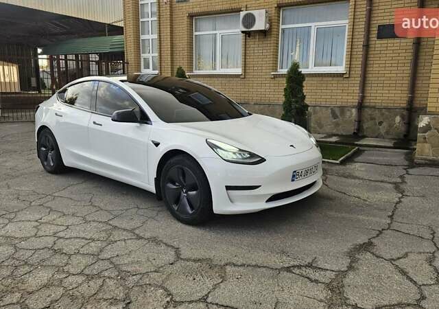 Белый Тесла Модель 3, объемом двигателя 0 л и пробегом 76 тыс. км за 15900 $, фото 8 на Automoto.ua