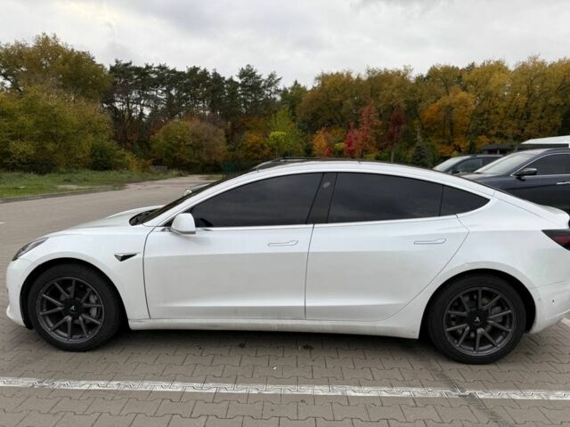 Белый Тесла Модель 3, объемом двигателя 0 л и пробегом 85 тыс. км за 14500 $, фото 3 на Automoto.ua