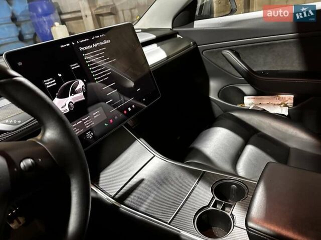 Білий Тесла Модель 3, об'ємом двигуна 0 л та пробігом 92 тис. км за 20999 $, фото 14 на Automoto.ua