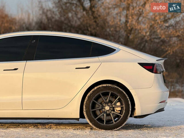 Белый Тесла Модель 3, объемом двигателя 0 л и пробегом 190 тыс. км за 15950 $, фото 14 на Automoto.ua