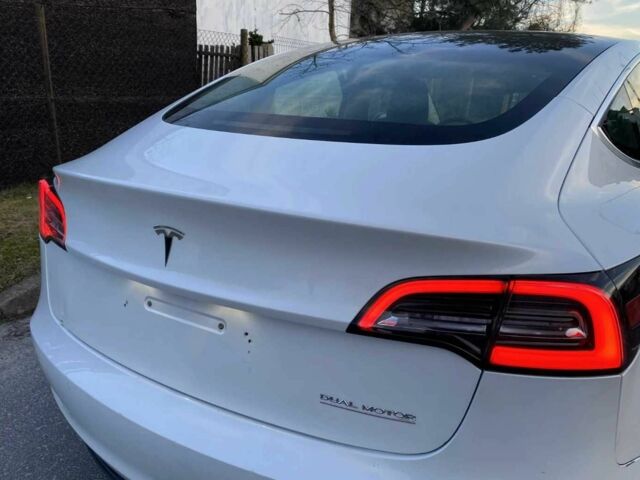 Белый Тесла Модель 3, объемом двигателя 0 л и пробегом 94 тыс. км за 13450 $, фото 13 на Automoto.ua