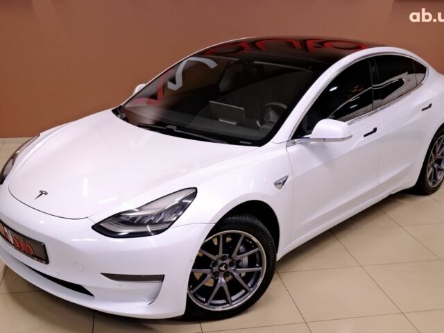 Білий Тесла Модель 3, об'ємом двигуна 0 л та пробігом 54 тис. км за 15900 $, фото 1 на Automoto.ua