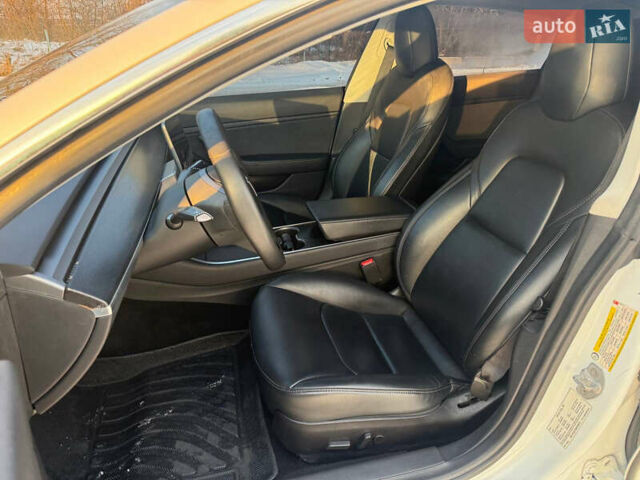 Белый Тесла Модель 3, объемом двигателя 0 л и пробегом 190 тыс. км за 15950 $, фото 29 на Automoto.ua